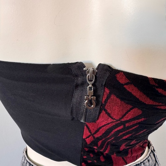 Womenโs Strapless Red & Black Patterned Tube Top - Picture 4 of 5